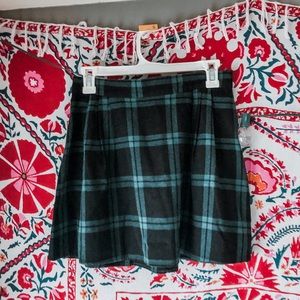 Green and black preppy plaid skirt